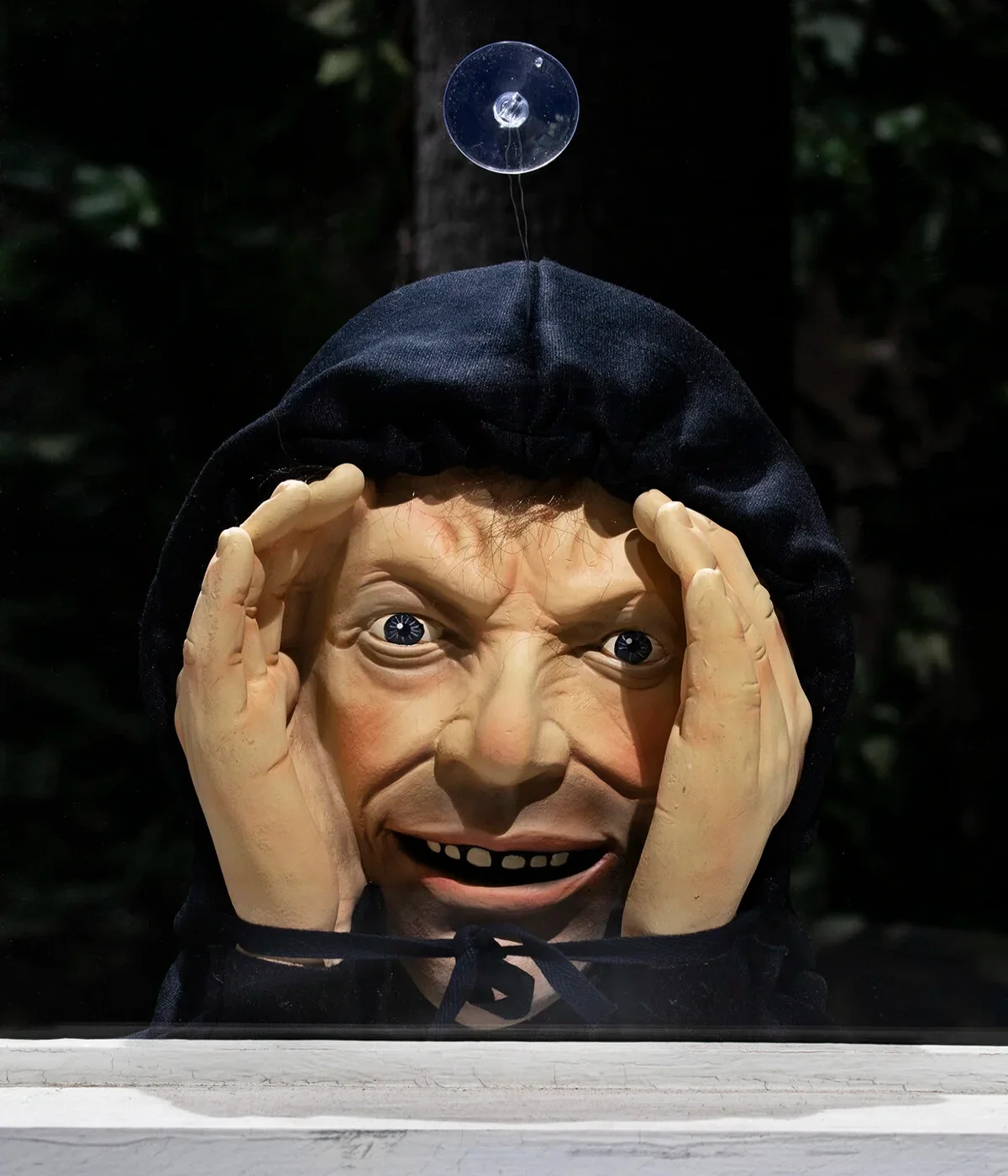 Scary Peeper